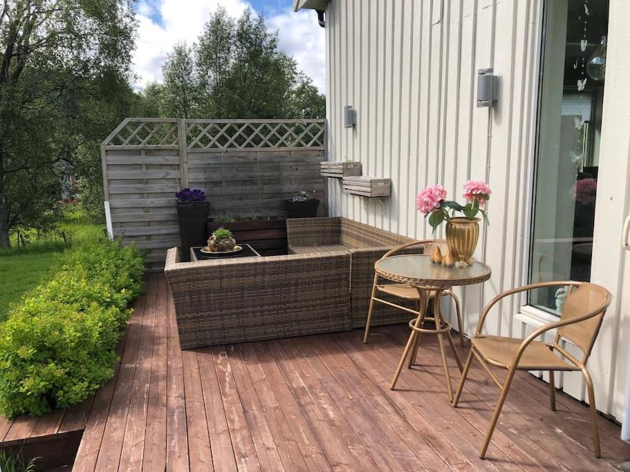 Bestemors Hus Ca 3mil Utenfor Sent Sortland